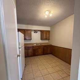 Building Photo - 505 Hackberry St