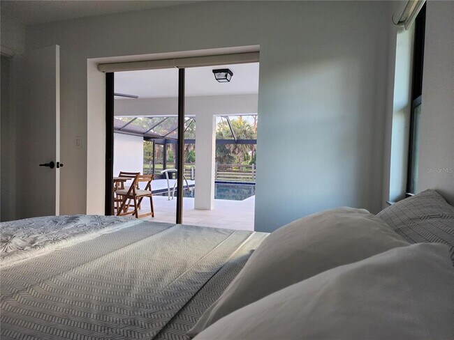 Building Photo - 900 Crestwood Rd