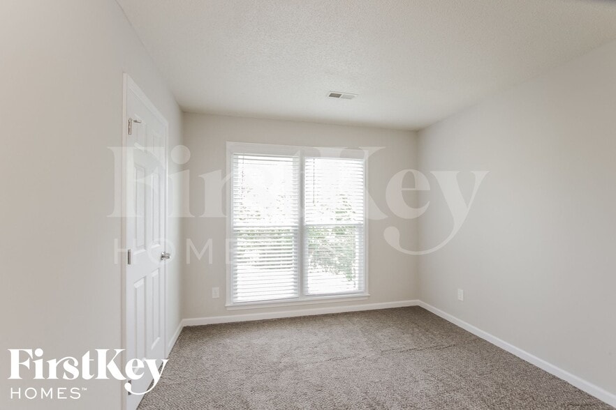 Building Photo - 3321 Argyle Ln