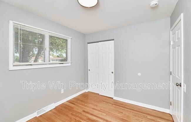 Building Photo - 2770 Dove Dr