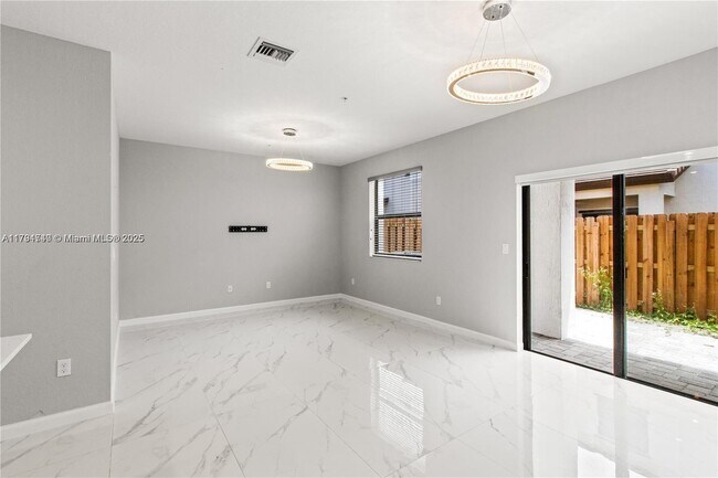 Building Photo - 221 SW 159th Way