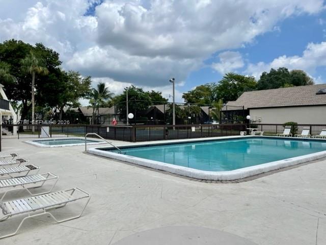 Building Photo - 613 N University Dr