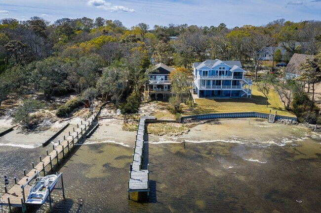 Building Photo - 219 Patane