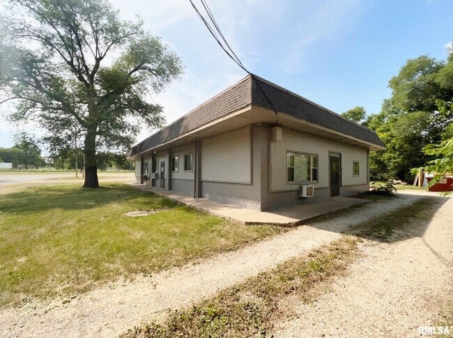 Building Photo - 15804 3rd St