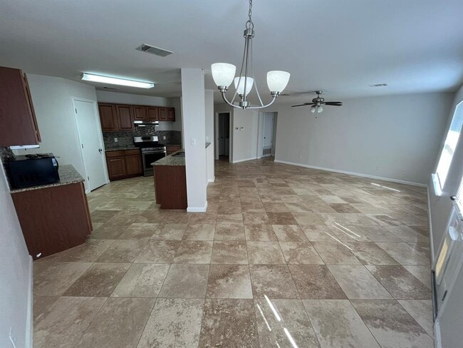 Building Photo - 300 Brandons Way