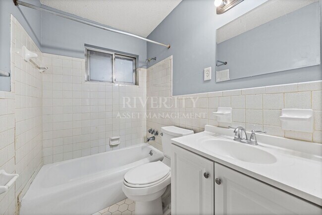 Building Photo - 277 Honduras Dr