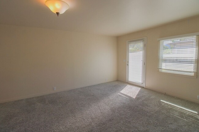 Building Photo - Exceptional Monterey Heights 4 Bedroom Hou...