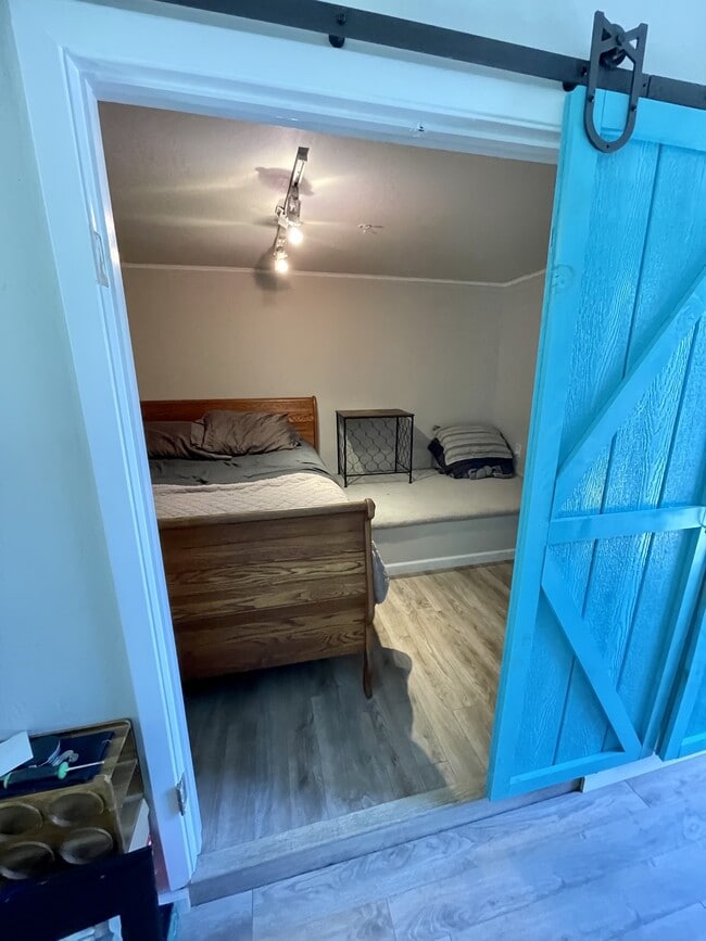 Building Photo - 2601 Willowbrook Ln