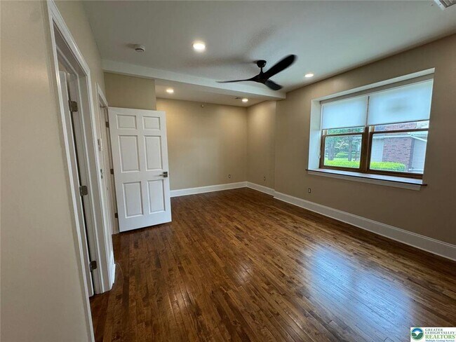 Building Photo - 330 Linden Ave