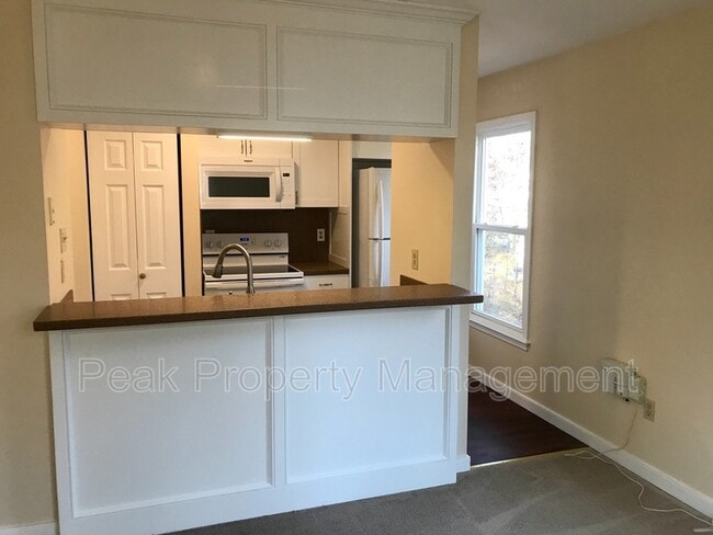 Building Photo - 12222 Poplar Forest Dr