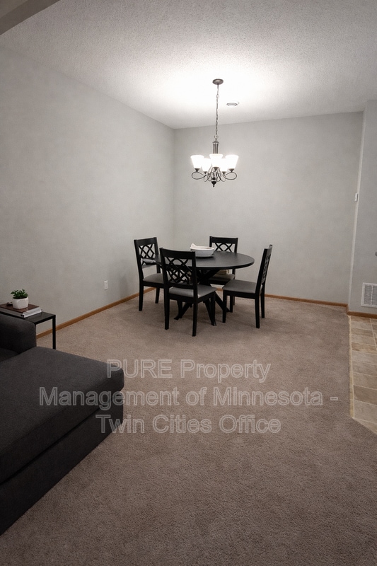 Building Photo - 15584 Empress Ave N