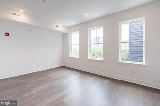 Building Photo - 813 N Broad St