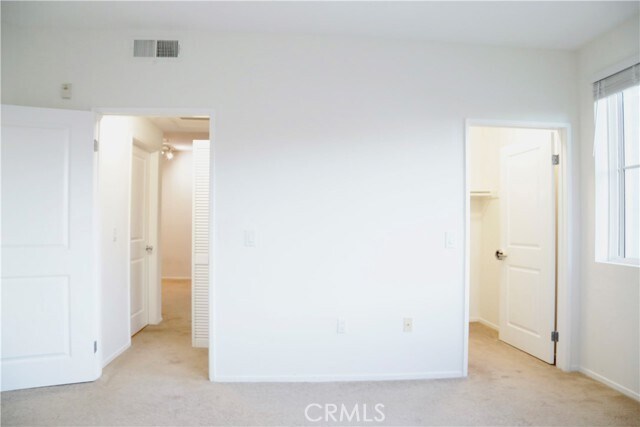 Building Photo - 1358 Scholarship