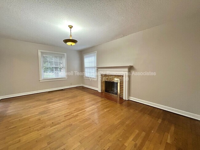 Building Photo - 4403 Cypress Ln SW