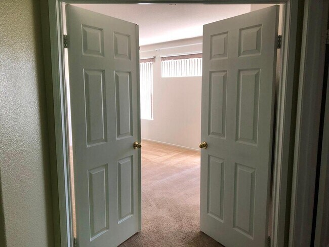 Building Photo - 24829 River Oak Ct