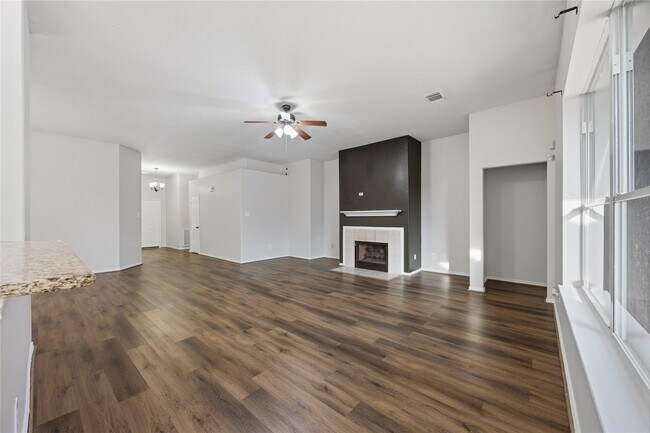 Building Photo - 19718 Gable Woods Dr