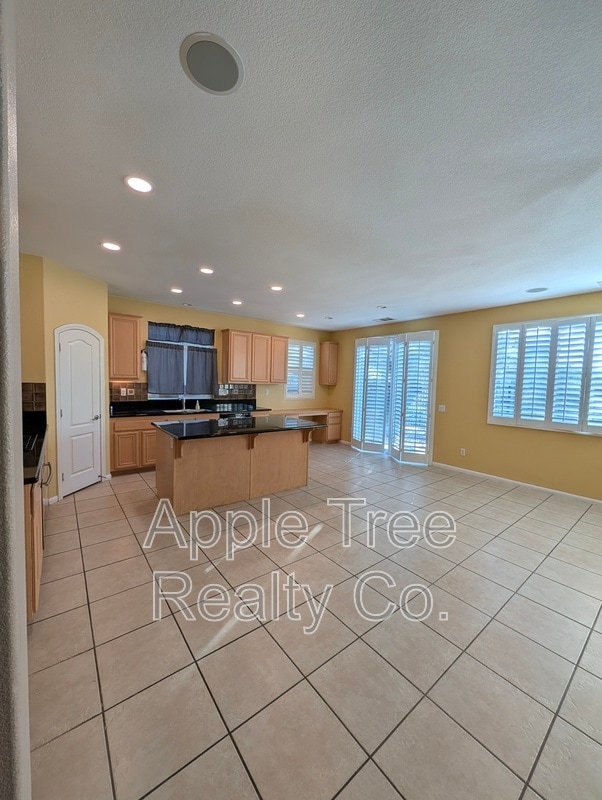 Building Photo - 1560 Gazebo Ln