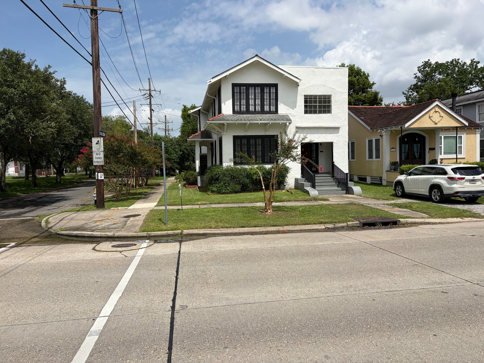 Building Photo - 700 Florida Blvd