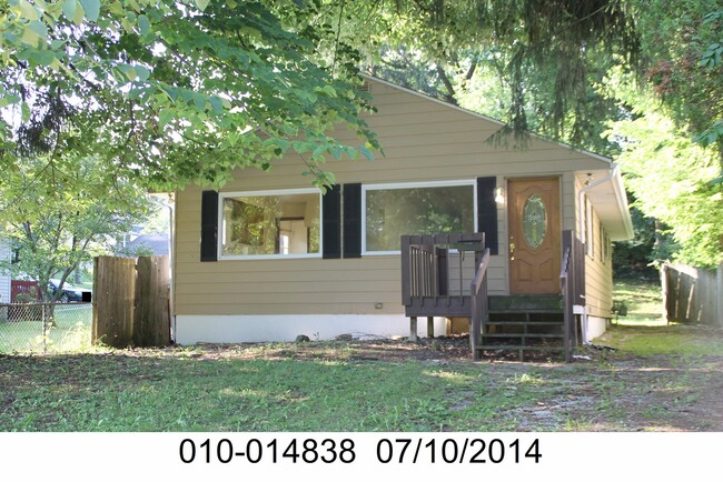 Before storm door installed - 2357 Glenview Blvd