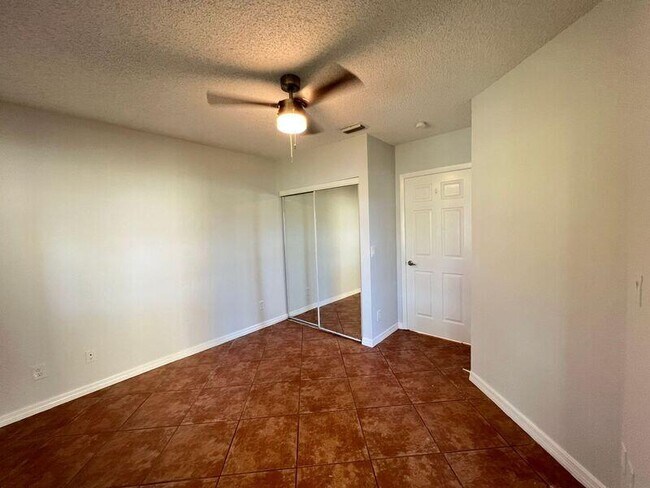 Building Photo - 89 Buxton Ln