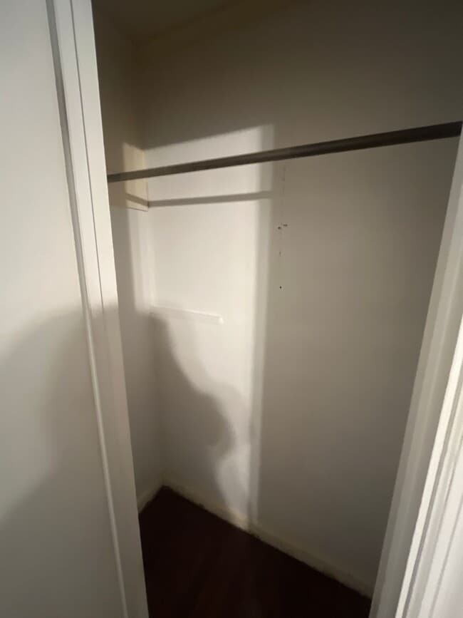 Building Photo - 3 Bed/2 Bath Home