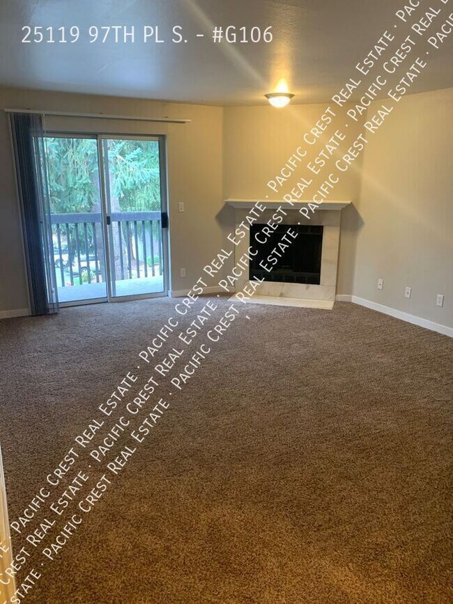 Building Photo - Spacious Two Bedroom /Two Bath!