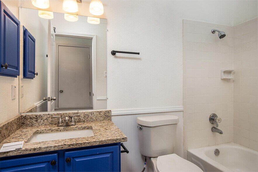 Building Photo - 11135 Quail Pass