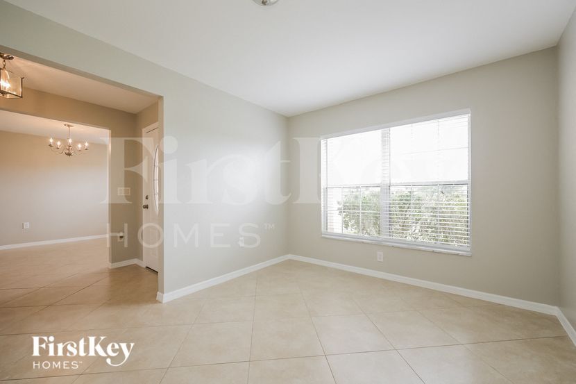 Building Photo - 2029 NW 4th St