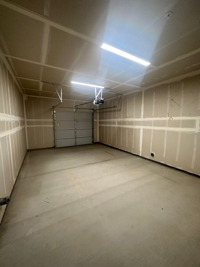 Building Photo - Wood Ranch Apartments 506