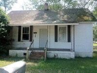 Building Photo - "Charming 2-Bed Home with Hardwood Floors in Laurens, SC!"