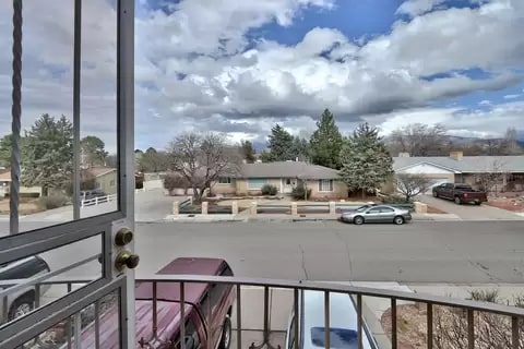 Building Photo - 713 Montclaire Dr NE