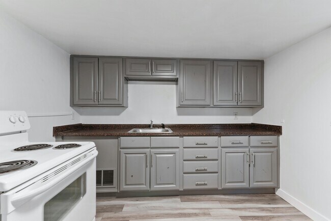 Building Photo - 750 E 820 N