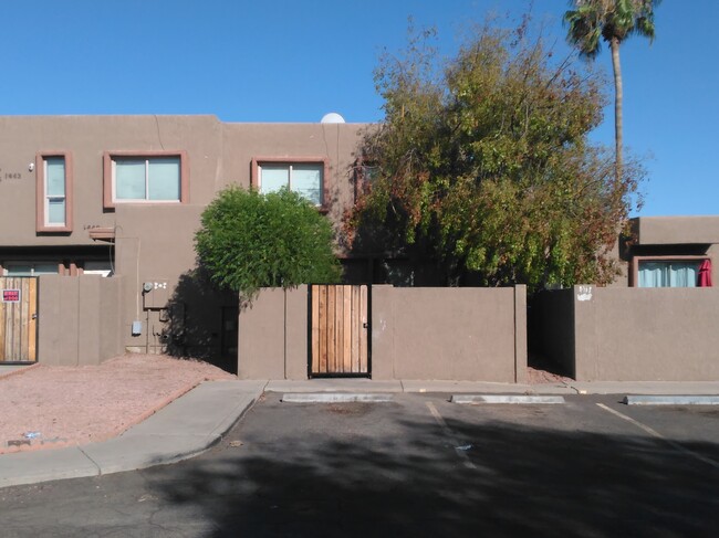 Building Photo - 1445 N 53rd Dr