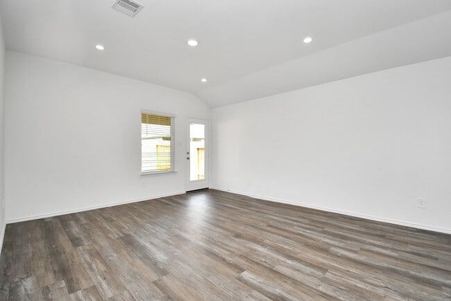 Building Photo - 5315 Castlebury Meadows Dr