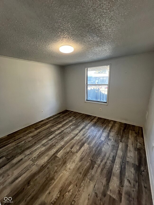 Building Photo - 2000 Indianapolis Rd