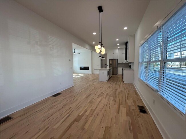 Building Photo - 73 Whitefoord Ave SE