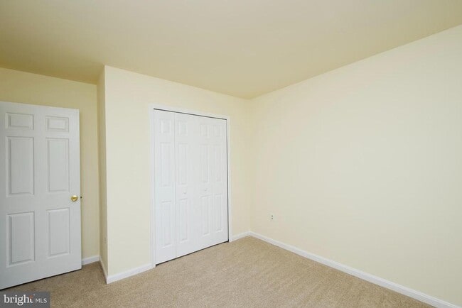 Building Photo - 7810 Lake Pleasant Dr