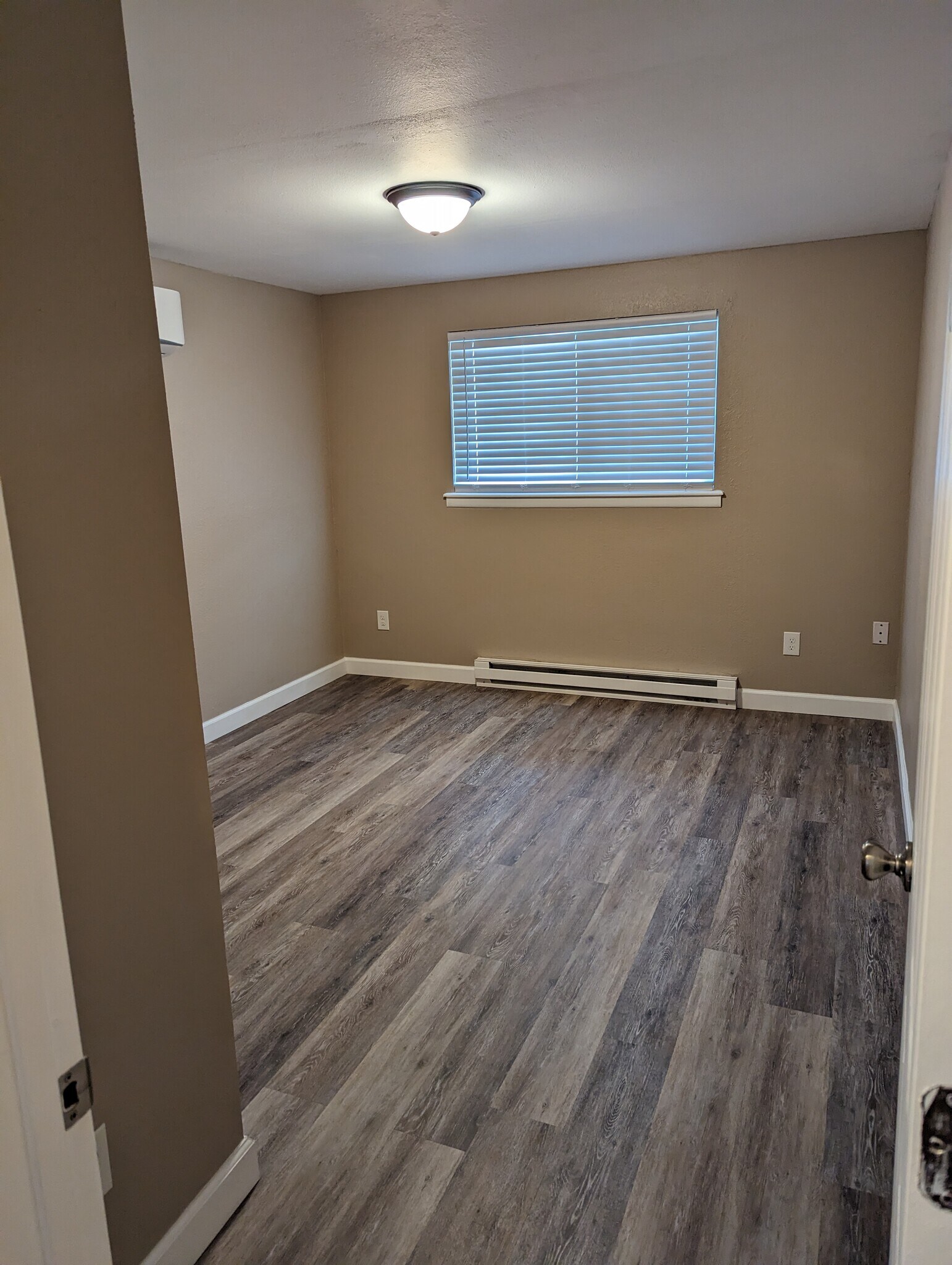 front bedroom - 3526 Butternut Dr