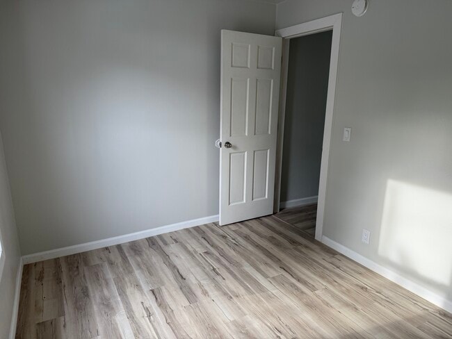 Building Photo - 414 Lincoln St