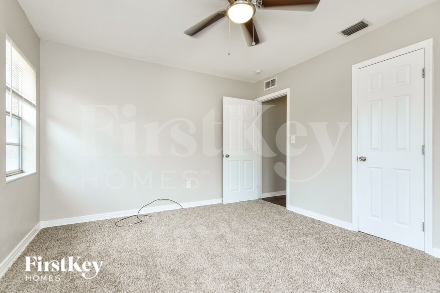 Building Photo - 719 W Ohio Ave