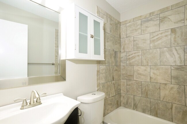 Building Photo - 3410 Wentworth Pl