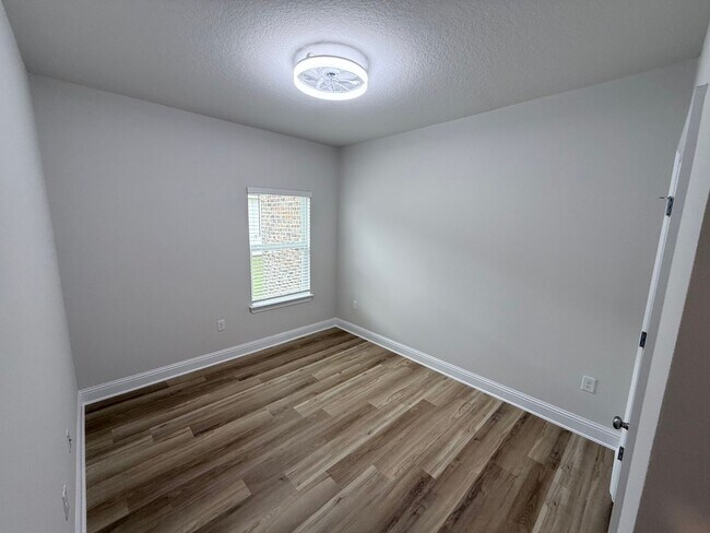 Building Photo - 28073 Hallow Trl