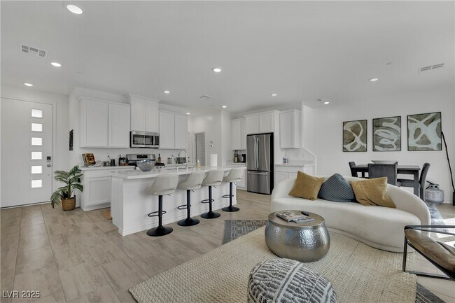 Building Photo - 8907 Roadrunner Ravine St