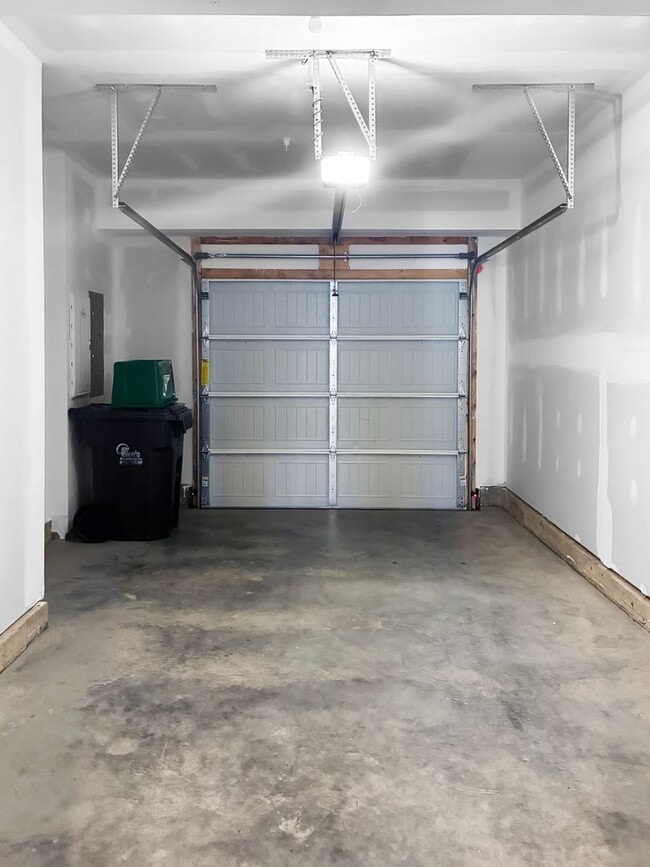 Building Photo - 2 Bedroom Condo in Glen Allen