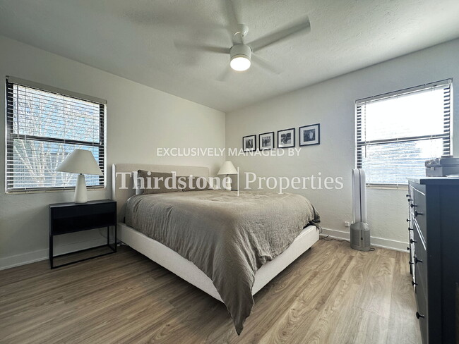 Building Photo - 928 9th Ave N