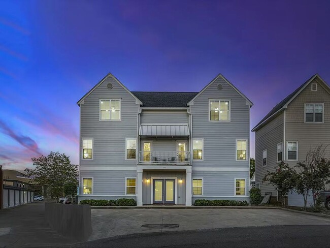 Building Photo - Fully Furnished 5-Bedroom Home Near MSU | En-Suite Baths + All Utilities Included