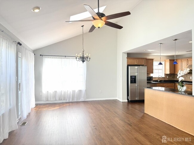 Building Photo - 25 Canal View Dr