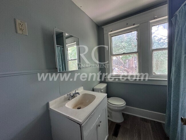 Building Photo - 92 Lake-