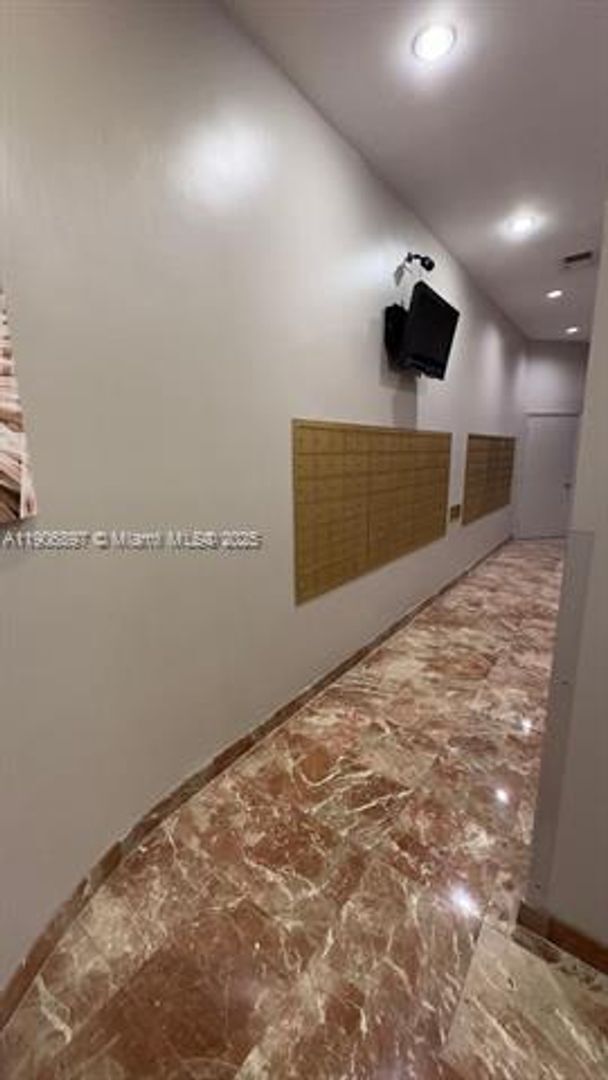 Building Photo - 3610 Yacht Club Dr