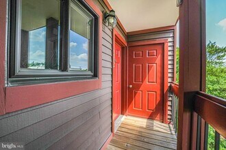 Building Photo - 2815 Lee Oaks Ct